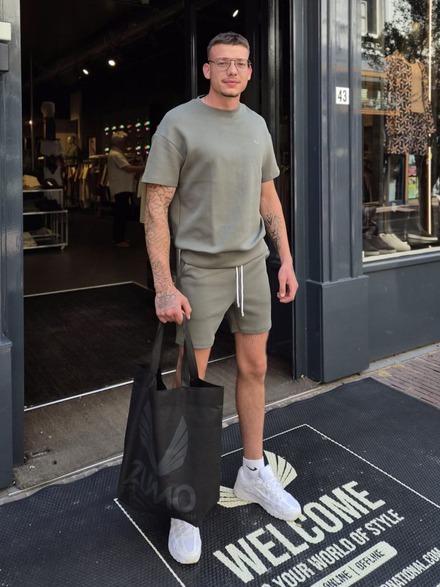 Happy Customer Luxury Sweat | ZUMO Arnhem