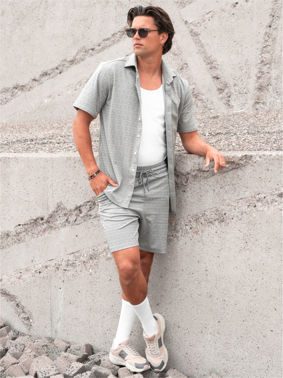 Sol Y Mar Look | BROS-XHY85 Grey & QUITO White & TOBRUQ-XHY85 Grey