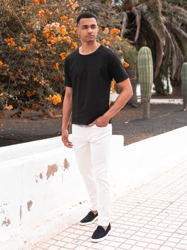 FAUSTO Black