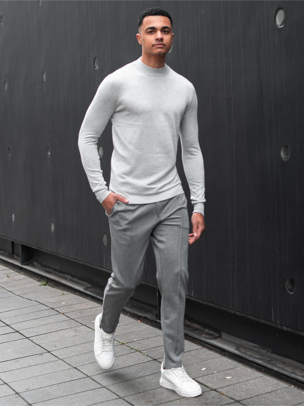 Hollum-II & Hugh | The Silver Slate