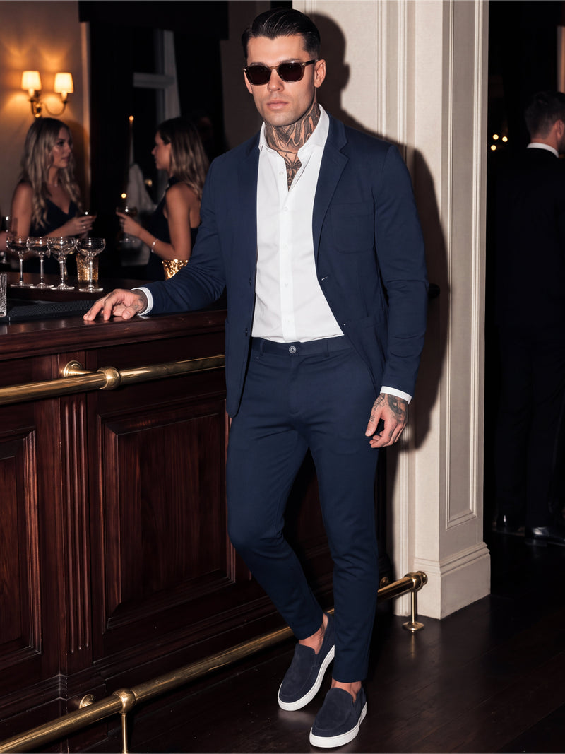 VEGAS-PM Navy Party Look